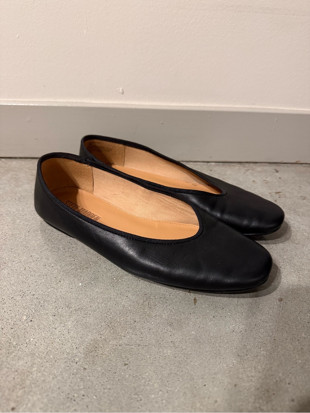 Steve Madden Black Leather Slip-On Ballet Flats